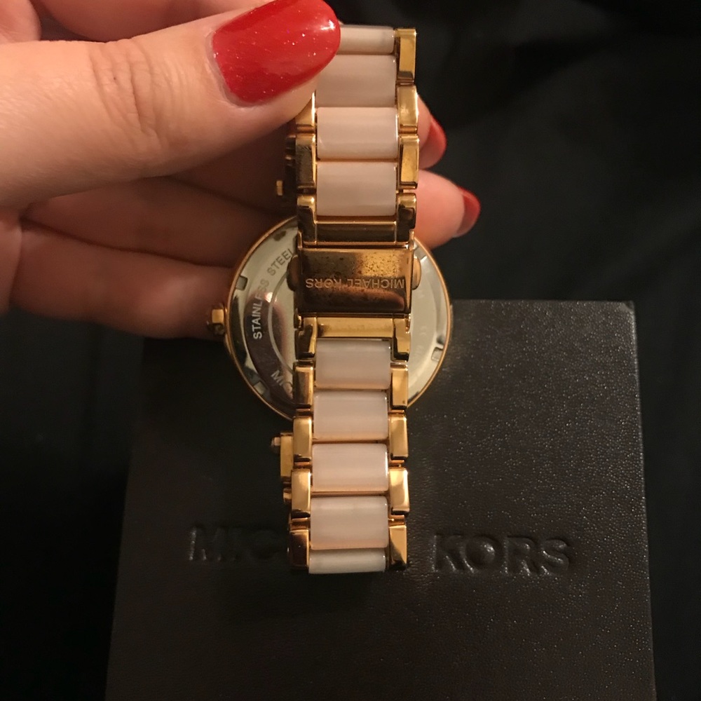 Michael Kors Watch - Picture 2 of 2